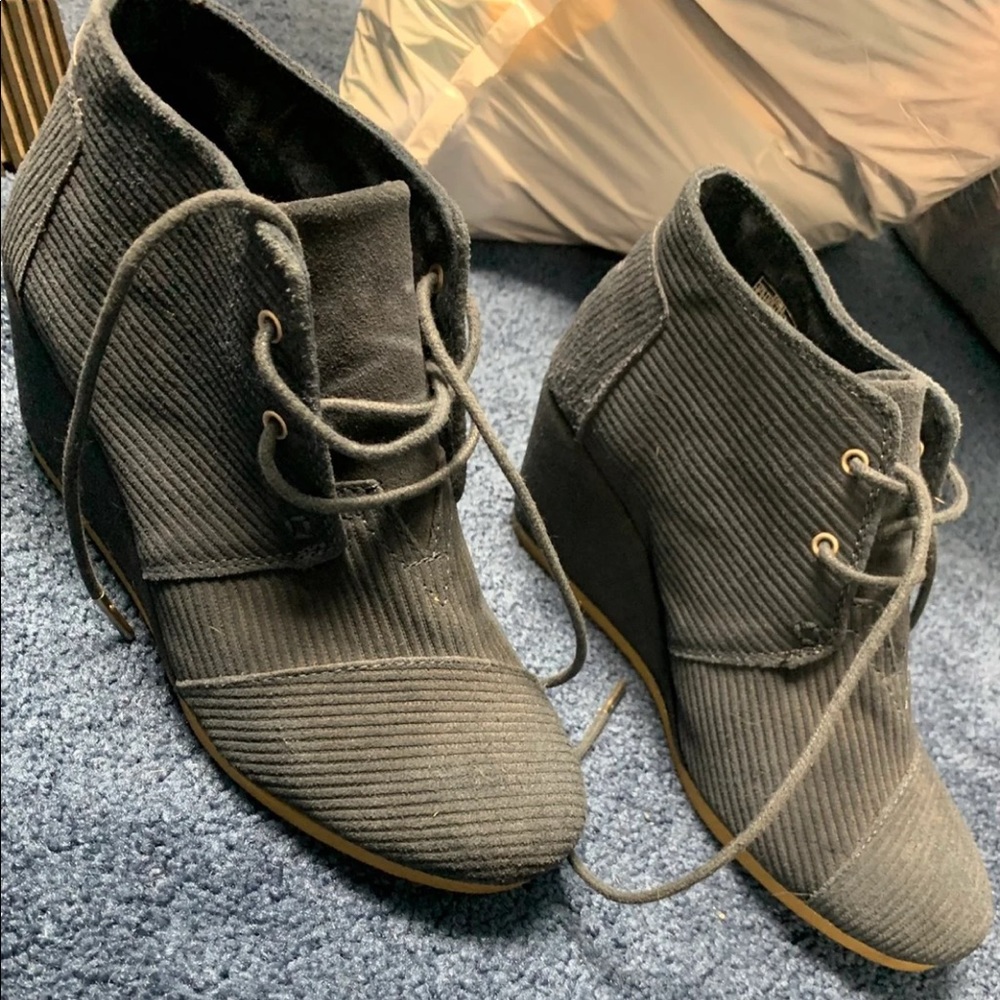 Toms Navy Wedges